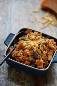 photo et stylisme culinaire d'un gratin de céréales et patates douces