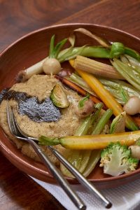 photographie culinaire de polenta crémeuse et crème de truffe