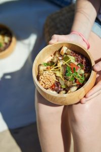 photographie culinaire d'une salade de légumes grillés