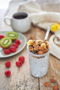 photographie culinaire de chia pudding aux fruits