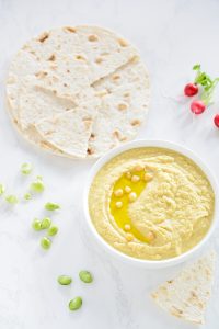 photo culinaire d'un houmous